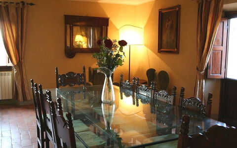 Villa Sieve: Propiedad, Habitación, Comedor, Edificio, Mesa, Diseño De Interiores, Bienes Raíces, Mueble, Casa, Restaurante