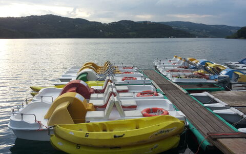 Appartamento Porretta Terme: Transporte De Agua, Agua, Barco, Vehículo, Amarillo, Paseo En Barco, Cielo, Lago, Vacaciones, Recreación