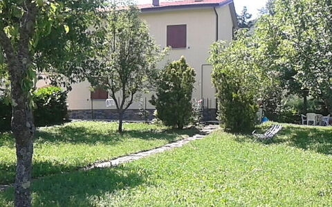 Appartamento Porretta Terme: Propiedad, Yarda, Casa, Patio Interior, Bienes Raíces, Casa, El Terreno Del Lote, Césped, Árbol, Hierba
