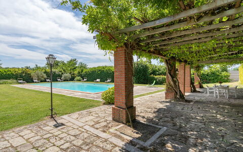 Villa Santa Maria: Propiedad, Bienes Raíces, Inmuebles, Casa, Árbol, Edificio, Vacaciones, Arquitectura, Casa, Ocio