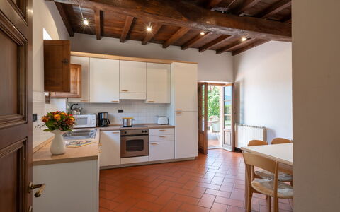 Villa Santa Maria: Habitación, Mostrador, Propiedad, Mueble, Techo, Edificio, Diseño De Interiores, Cocina, Gabinetes, Suelo