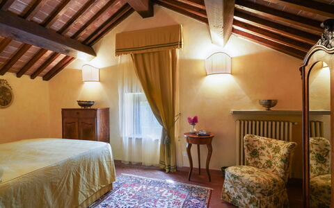 Villa San Lorenzo: Habitación, Habitación, Cama, Mueble, Propiedad, Sábana, Edificio, Diseño De Interiores, Techo, Lecho