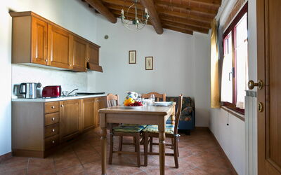 506: Habitación, Propiedad, Mueble, Edificio, Diseño De Interiores, Cocina, Casa, Suelo, Techo, Gabinetes