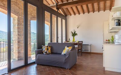 Gaiole Apartment 40: Habitación, Propiedad, Edificio, Mueble, Diseño De Interiores, Suelo, Sala, Techo, Casa, Pared