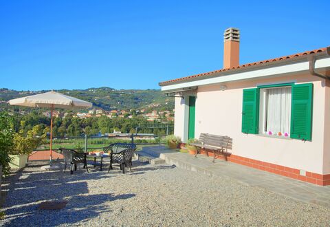 Casa Ilaria - Diano Marina: Propiedad, Casa, Edificio, Bienes Raíces, Casa, Cielo, Vacaciones, Árbol, Arquitectura, Área Rural