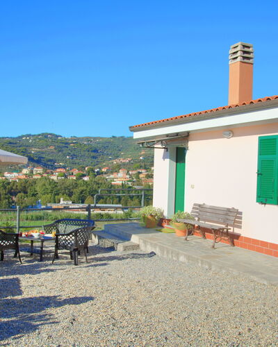 Casa Ilaria - Diano Marina: Propiedad, Casa, Edificio, Bienes Raíces, Casa, Cielo, Vacaciones, Árbol, Arquitectura, Área Rural