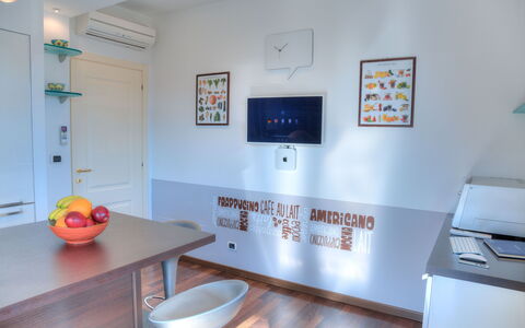 Villa Il Poggiolo - Diano Marina: Habitación, Propiedad, Edificio, Mueble, Casa, Diseño De Interiores, Bienes Raíces, Cocina, Casa, Departamento