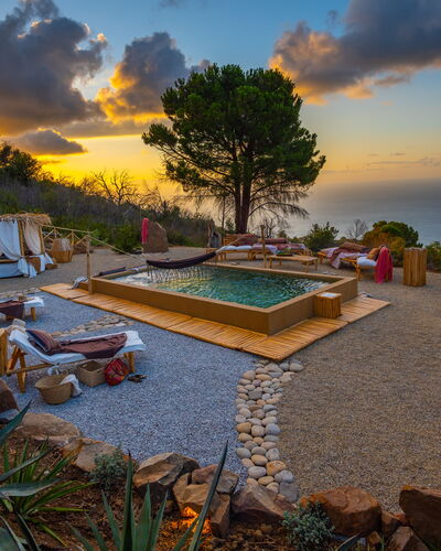 Terre Di Bea Cottage By The Sea Cefalu': Nube, Cielo, Planta, Agua, Tiempo De Día, Naturaleza, Paisaje Natural, Árbol, Mueble Para Exteriores, Cuerpo De Agua