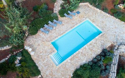 Villa Cristina: Agua, Planta, Piscina, Rectángulo, Mueble Para Exteriores, El Terreno Del Lote, Cuerpo De Agua, Hierba, Diseño Urbano, Condominio