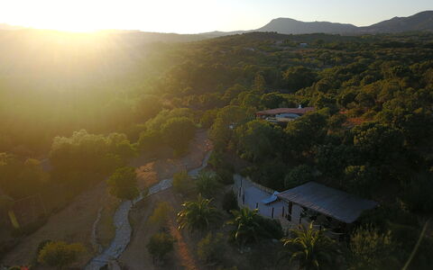 Residence Villa Smeralda: Naturaleza, Fotografía Aérea, Fenómeno Atmosférico, Mañana, Ligero, Hill Station, Cielo, Tierras Altas, Colina, Luz De Sol