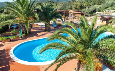 Residence Villa Smeralda: Agua, Planta, Propiedad, Árbol, Cielo, Azur, Piscina, Arecales, Vegetación, Ocio