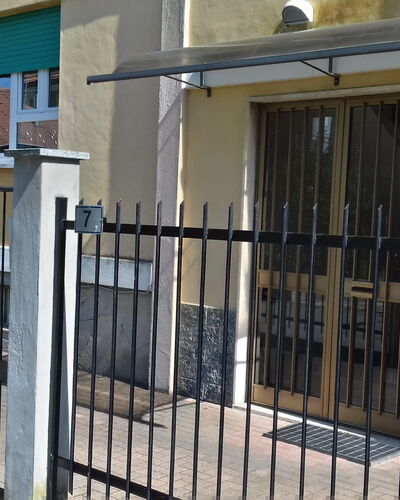 Corallo: Hierro, Propiedad, Portón, Edificio, Metal, Pretil, Barrio, Fachada, Balcón, Arquitectura