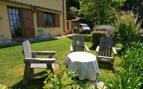Villa La Collinetta: Planta, Propiedad, Ventana, Mueble, Mesa, Edificio, Mueble Para Exteriores, Botánica, Paisaje Natural, El Terreno Del Lote