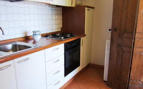 Raggio Di Sole Sull'argentario: Propiedad, Habitación, Cocina, Mueble, Gabinetes, Suelo, Mostrador, Edificio, Loseta, Casa