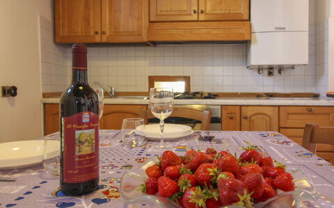 La Casa del Nonno: Vajilla, Comida, Botella, Drinkware, Fruta, Ingrediente, Produce, Mueble, Utensilios Para Servir