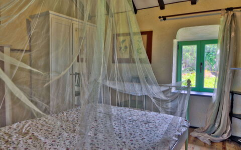 Country Home Il Passatempo: Cortina, Mosquitero, Cama Con Dosel, Habitación, Propiedad, Cama, Mueble, Diseño De Interiores, Tratamiento De La Ventana, Casa