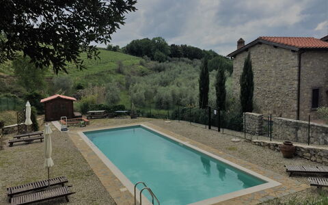 Casa Alla Minuccia Di Villa a Sesta: Piscina, Propiedad, Casa, Bienes Raíces, Ocio, Edificio, Inmuebles, Casa, Patio Interior, Hierba