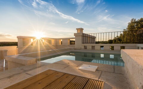 La Residenza - Corte dei Messapi: Cielo, Propiedad, Arquitectura, Piscina, Casa, Casa, Bienes Raíces, Edificio, Agua, Techo