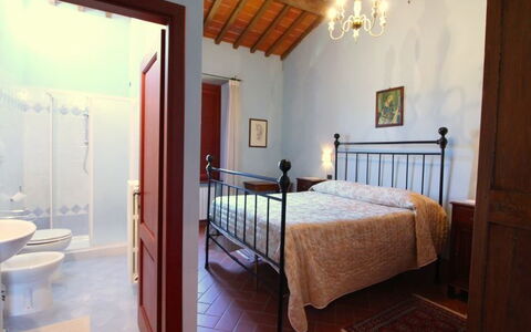 Galleria di Brolio: Habitación, Cama, Habitación, Propiedad, Mueble, Marco De La Cama, Edificio, Sábana, Casa, Diseño De Interiores