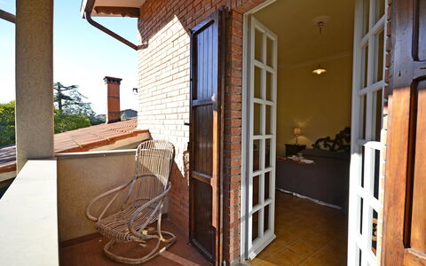 Villa Mimosa: Propiedad, Casa, Edificio, Habitación, Casa, Bienes Raíces, Porche, Arquitectura, Puerta, Pretil