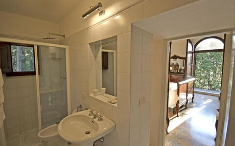 Villa Santa Maria: Propiedad, Habitación, Baño, Edificio, Casa, Bienes Raíces, Casa, Diseño De Interiores, Suelo, Loseta