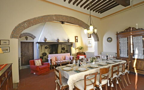 Villa Santa Maria: Propiedad, Habitación, Edificio, Diseño De Interiores, Mueble, Comedor, Techo, Bienes Raíces, Casa, Arquitectura