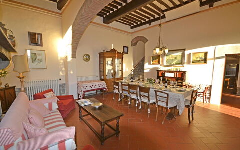 Villa Santa Maria: Edificio, Propiedad, Habitación, Diseño De Interiores, Mueble, Bienes Raíces, Restaurante, Mesa, Techo, Desván