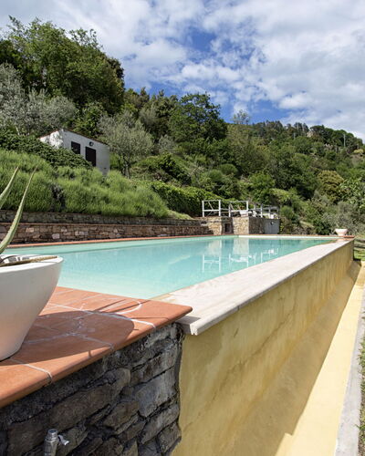 Villa Del Sole: Propiedad, Bienes Raíces, Piscina, Casa, Vacaciones, Árbol, Villa, Edificio, Inmuebles, Patio Interior