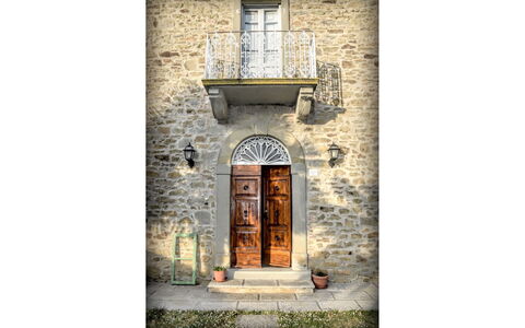 Villa Il Palazzo: Ventana, Madera, Rectángulo, Arte, Pared, Ladrillo, Fachada, Edificio, Arco, Pared De Piedra
