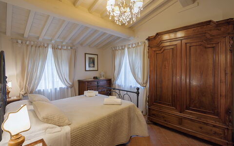 Villa Ginestra: Habitación, Habitación, Mueble, Cama, Propiedad, Sábana, Diseño De Interiores, Marco De La Cama, Techo, Suite