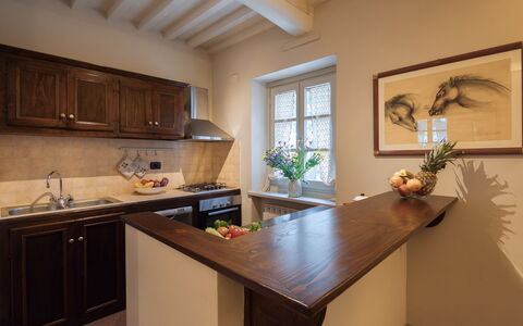 Villa Ginestra: Mostrador, Habitación, Propiedad, Mueble, Cocina, Gabinetes, Diseño De Interiores, Edificio, Techo, Bienes Raíces