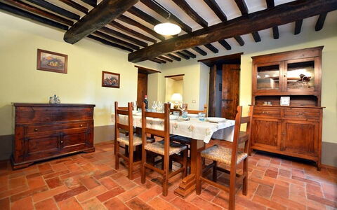 Villa Il Borgo: Propiedad, Habitación, Edificio, Mueble, Diseño De Interiores, Bienes Raíces, Casa, Suelo, Techo, Haz
