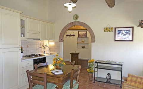 Casa Cristina: Habitación, Propiedad, Mueble, Techo, Edificio, Diseño De Interiores, Cocina, Amarillo, Casa, Suelo