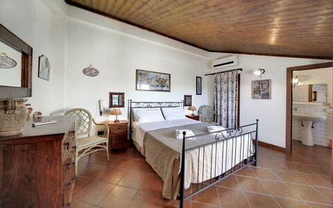 Villa Dell'ulivo: Propiedad, Habitación, Mueble, Edificio, Diseño De Interiores, Techo, Casa, Bienes Raíces, Suelo, Habitación