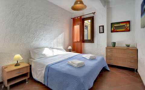 Villa Dell'ulivo: Habitación, Cama, Mueble, Habitación, Sábana, Propiedad, Marco De La Cama, Lecho, Pared, Diseño De Interiores