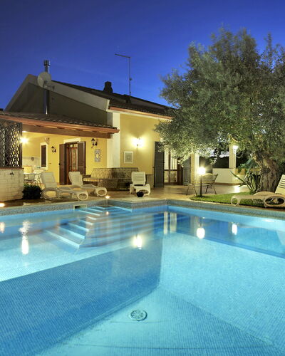 Villa Dell'ulivo: Piscina, Propiedad, Casa, Casa, Bienes Raíces, Edificio, Inmuebles, Encendiendo, Villa, Ocio
