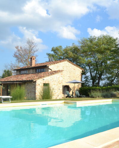 Villa Cafaggiola: Piscina, Propiedad, Casa, Bienes Raíces, Edificio, Casa, Inmuebles, Barrio Residencial, Villa, Ocio