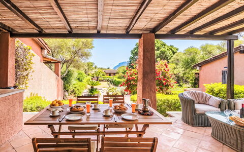 Dalila: Mueble, Mueble Para Exteriores, Mesa, Silla, Mesa Al Aire Libre, Cocina Y Comedor Mesa, Jardín, Eco Hotel, Sombra, Patio