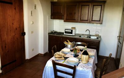 Il Chiantico 21: Habitación, Mueble, Propiedad, Suelo, Edificio, Diseño De Interiores, Madera Dura, Cocina, Gabinetes, Comedor