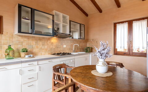 Il Nido: Mueble, Diseño De Interiores, Piso, Cocina, Mostrador, Madera, Gabinetes, Suelo, Casa, Mesa