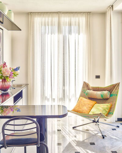 Villa Helvezia - Levanto: Habitación, Mueble, Diseño De Interiores, Propiedad, Cortina, Sala, Amarillo, Edificio, Mesa, Casa