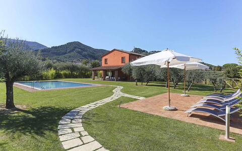Il Grappolo: Propiedad, Bienes Raíces, Inmuebles, Casa, Casa, El Terreno Del Lote, Hierba, Recurso, Edificio, Paisaje