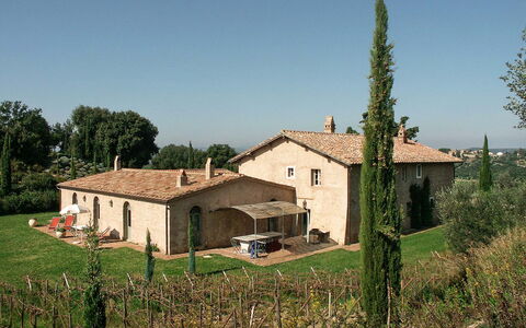Lavacchio 18: Cielo, Planta, Edificio, Ventana, Árbol, Casa, Paisaje Natural, El Terreno Del Lote, Hierba, Cabaña