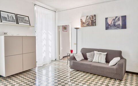 Via Dante Vacanze - Levanto: Mueble, Habitación, Propiedad, Diseño De Interiores, Sala, Suelo, Edificio, Pared, Bienes Raíces, Casa