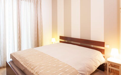 Apartment Zero - Diano Marina: Habitación, Cama, Mueble, Habitación, Propiedad, Sábana, Marco De La Cama, Diseño De Interiores, Cortina, Colchón
