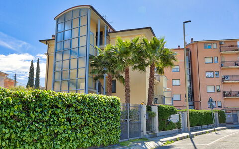 Apartment Zero - Diano Marina: Barrio Residencial, Propiedad, Edificio, Arquitectura, Área Metropolitana, Bienes Raíces, Uso Mixto, Barrio, Tiempo De Día, Condominio