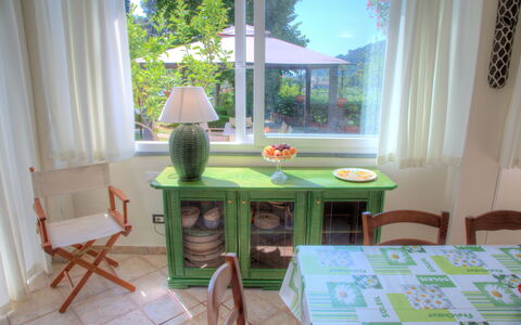Casa Del Sole - San Bartolomeo Al Mare: Habitación, Propiedad, Mueble, Verde, Mesa, Diseño De Interiores, Casa, Suelo, Casa, Edificio