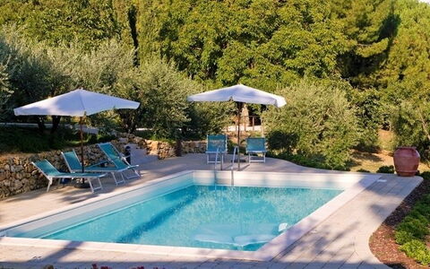 Gli Appartamenti Di Manuela: Piscina, Propiedad, Ocio, Bienes Raíces, Recurso, Patio, Edificio, Inmuebles, Patio Interior, Casa