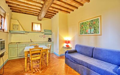 Vinci 2: Habitación, Propiedad, Mueble, Edificio, Casa, Bienes Raíces, Diseño De Interiores, Villa, Mesa, Cabaña