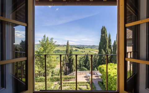 Montegufoni: El Terreno Del Lote, Casa, Inmuebles, Balcón, Eco Hotel, Villa, La Luz Del Día